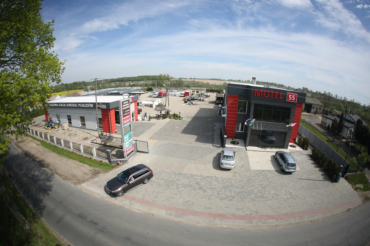Motel S5 Zbrachlin Экстерьер фото
